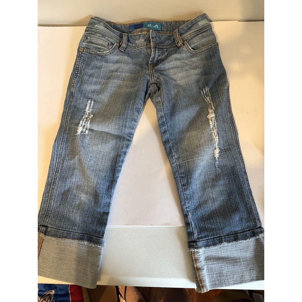 Y2K Delia’s Distressed Capri Jeans Size 1/2